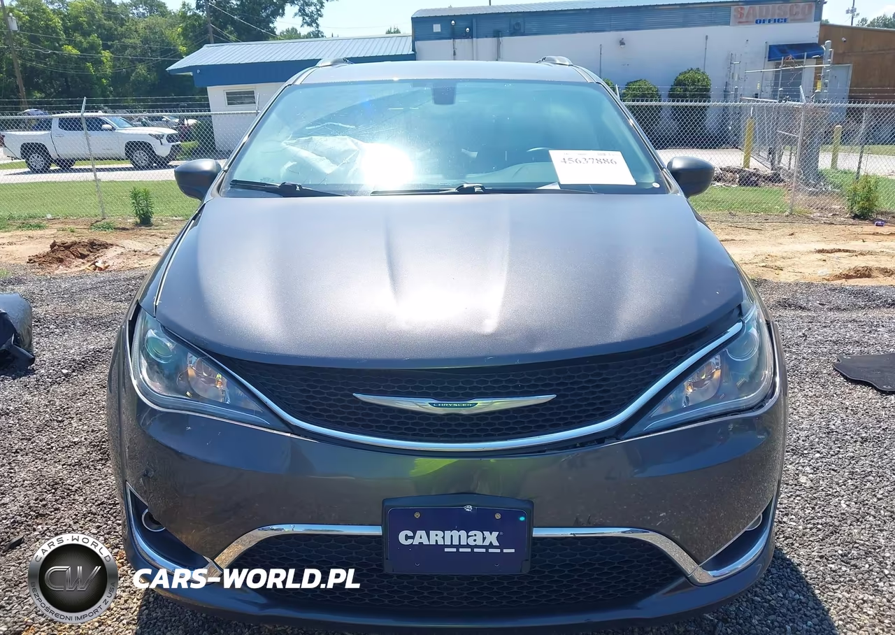2018 Chrysler Pacifica Touring L Plus VIN:2C4RC1EG7JR293090 - 12