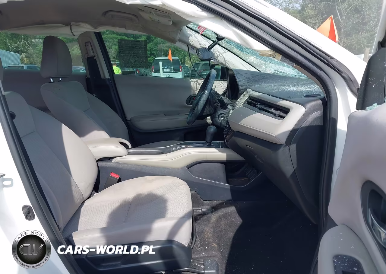 2018 Honda Hr-V Lx VIN:3CZRU6H31JM713897 - 5