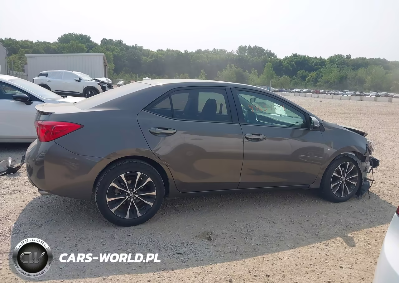 2018 Toyota Corolla Se VIN:5YFBURHE2JP758382 - 14