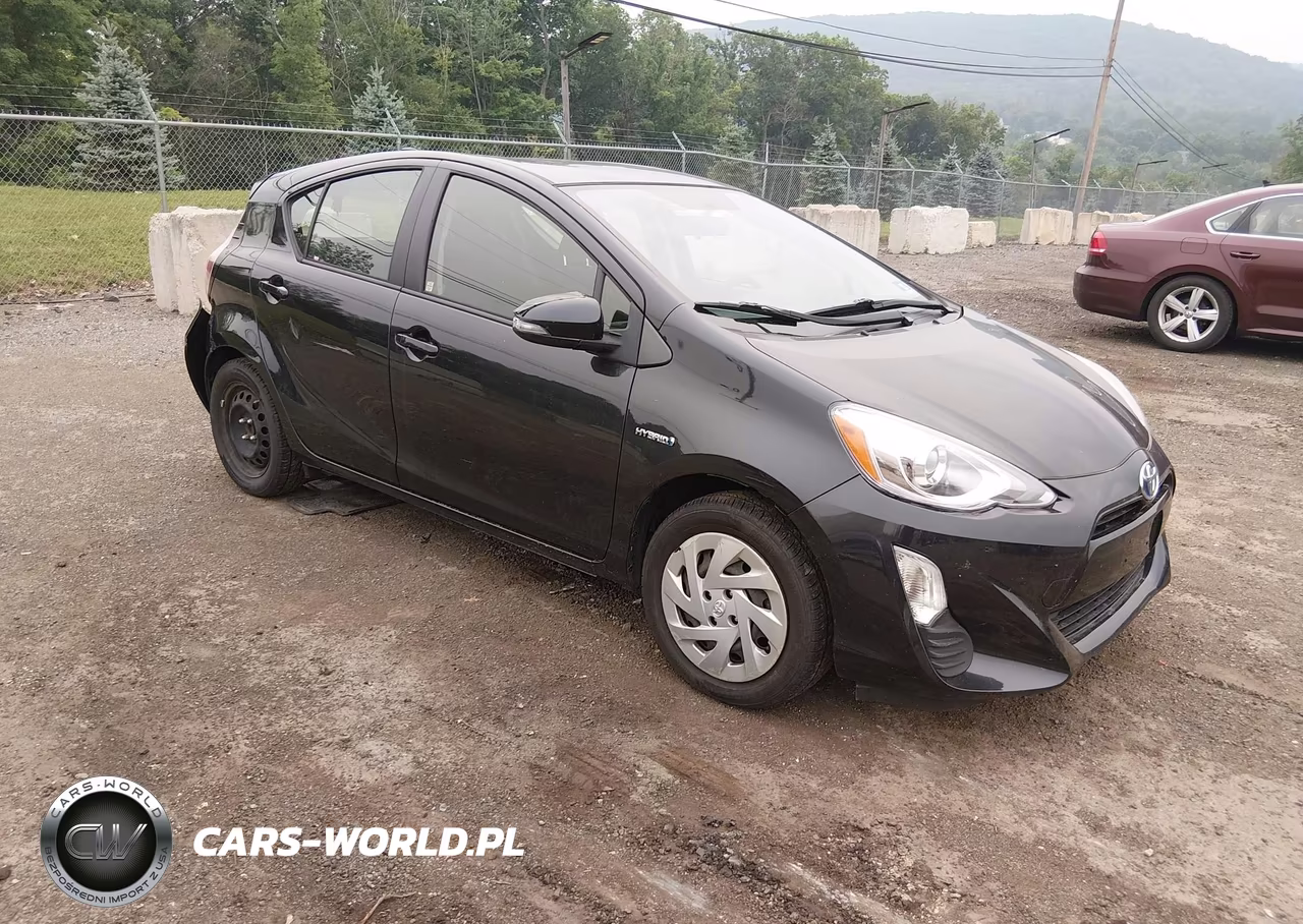 2016 Toyota Prius C Three – zdjęcie 1 z 17
