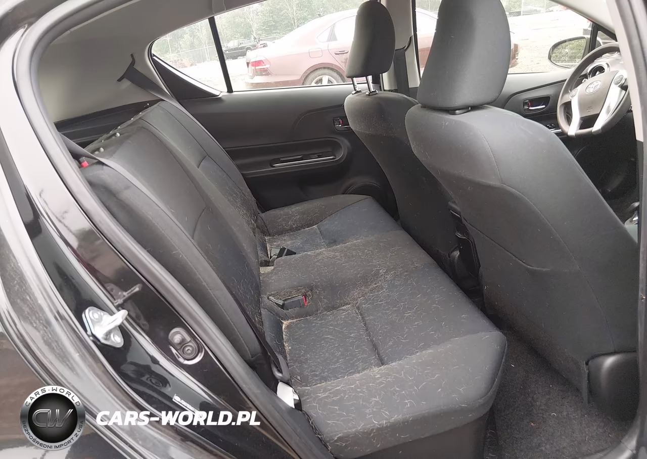 2016 Toyota Prius C Three VIN:JTDKDTB36G1127636 - 8