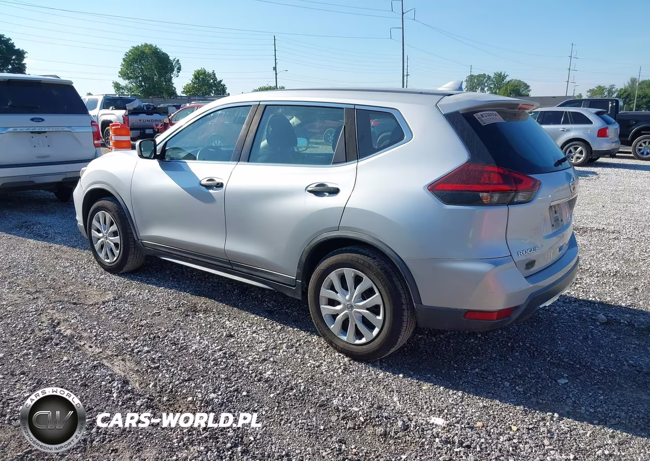 2018 Nissan Rogue S VIN:KNMAT2MT7JP537842 - 3