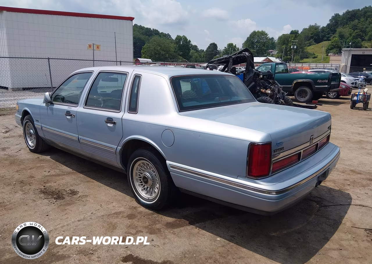 1997 Lincoln Town Car Executive VIN:1LNLM81W0VY606180 - 3