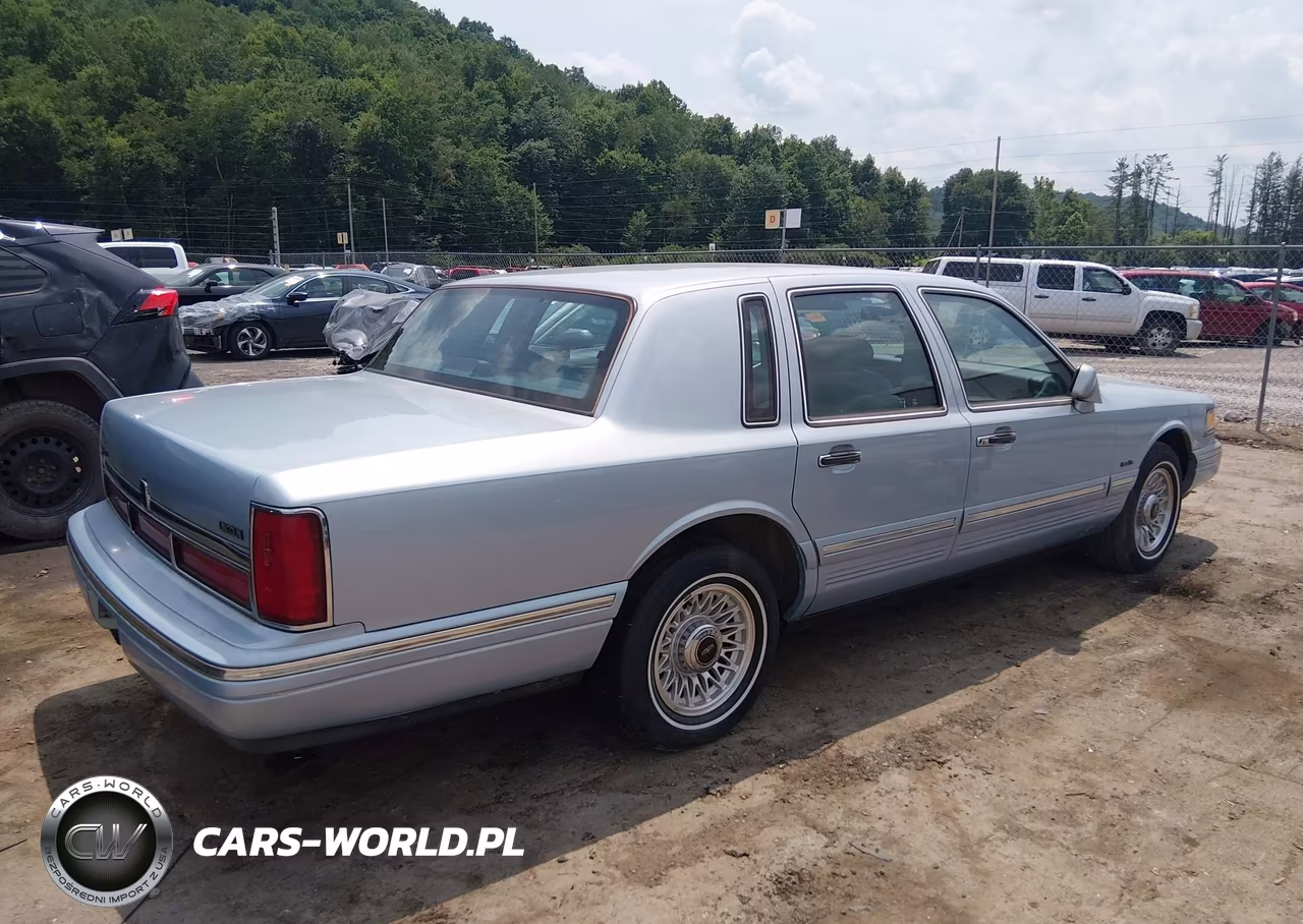 1997 Lincoln Town Car Executive VIN:1LNLM81W0VY606180 - 4