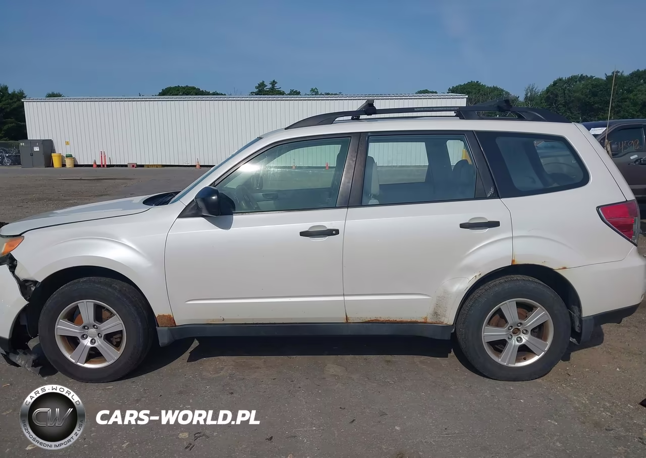 2013 Subaru Forester 2.5X VIN:JF2SHABC6DG406216 - 13