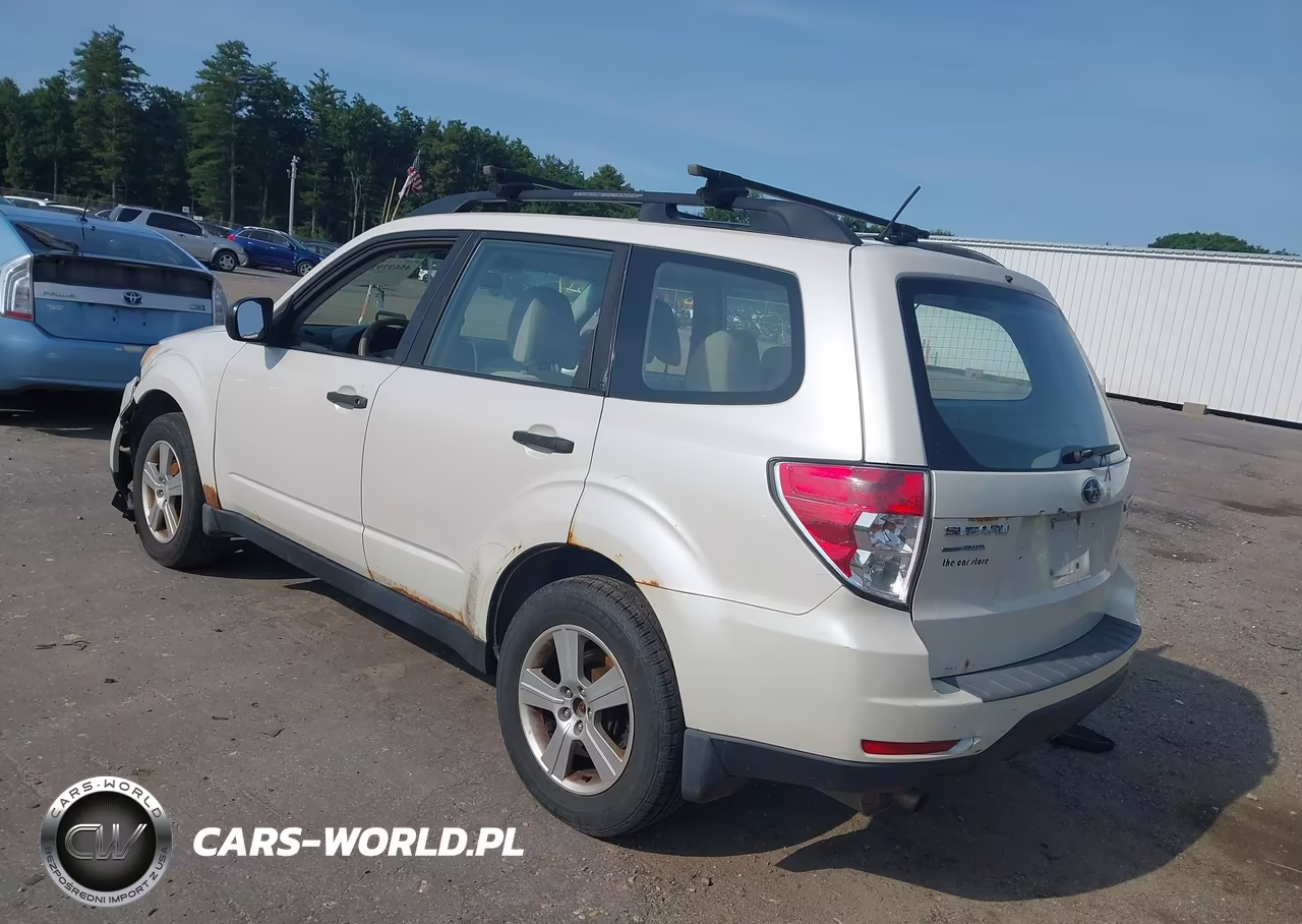 2013 Subaru Forester 2.5X VIN:JF2SHABC6DG406216 - 3