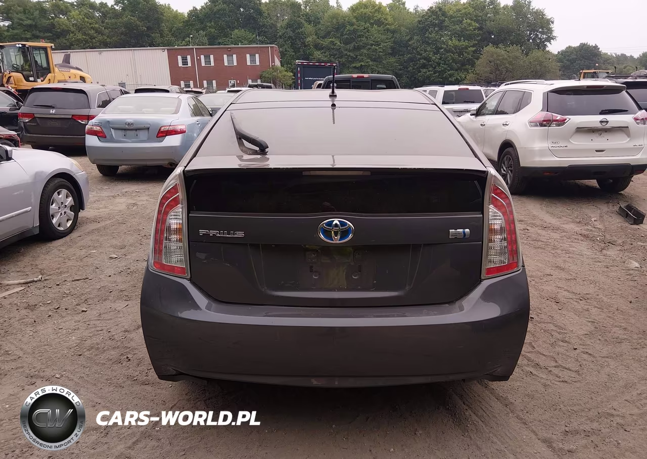 2015 Toyota Prius Two VIN:JTDKN3DU3F1973112 - 16