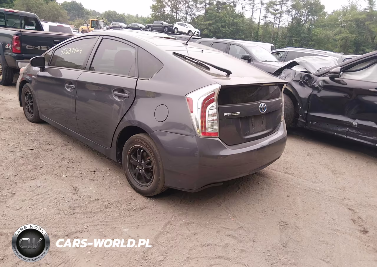 2015 Toyota Prius Two VIN:JTDKN3DU3F1973112 - 3