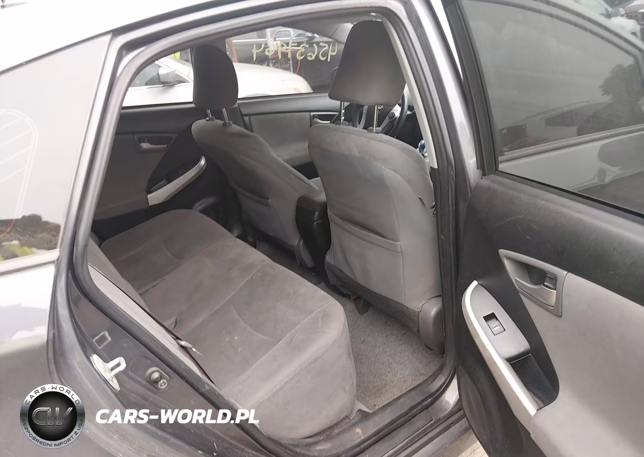 2015 Toyota Prius Two VIN:JTDKN3DU3F1973112 - 8