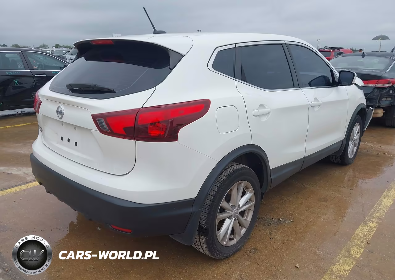 2017 Nissan Rogue Sport S VIN:JN1BJ1CP8HW027835 - 4