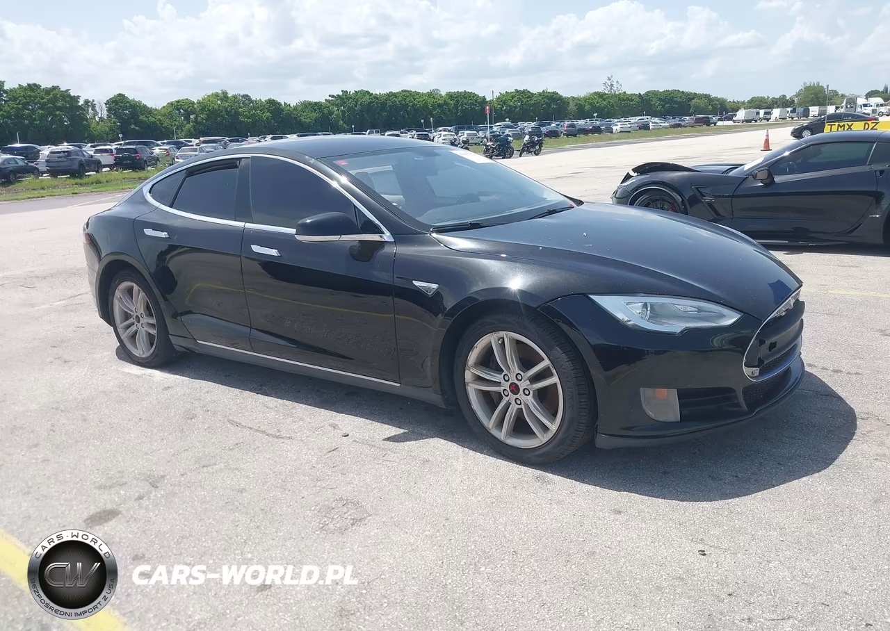 2013 Tesla Model S – zdjęcie 1 z 19