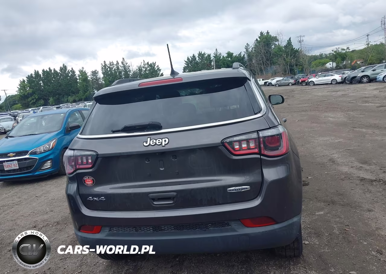 2019 Jeep Compass Latitude 4X4 VIN:3C4NJDBB2KT712136 - 16