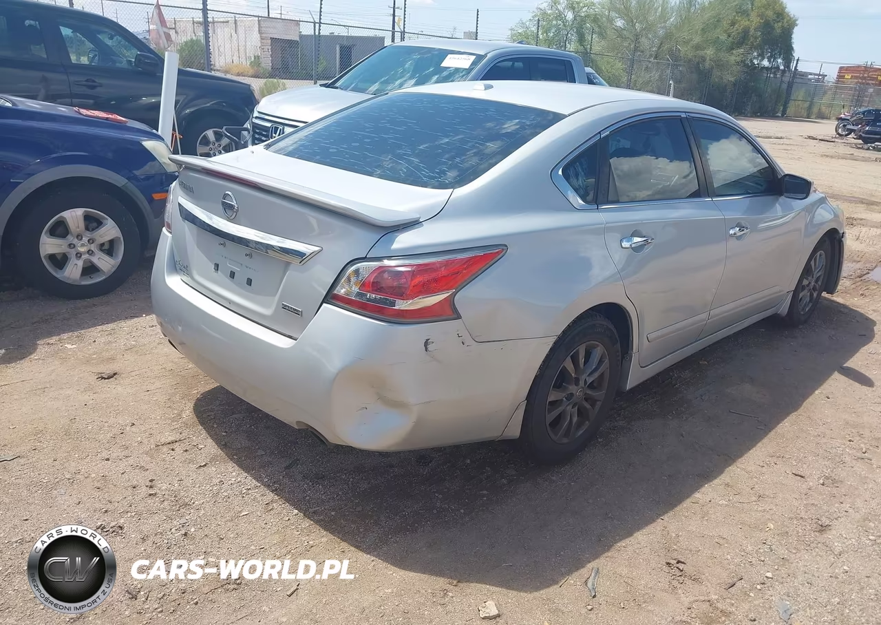 2015 Nissan Altima 2.5 S VIN:1N4AL3AP8FN906133 - 4