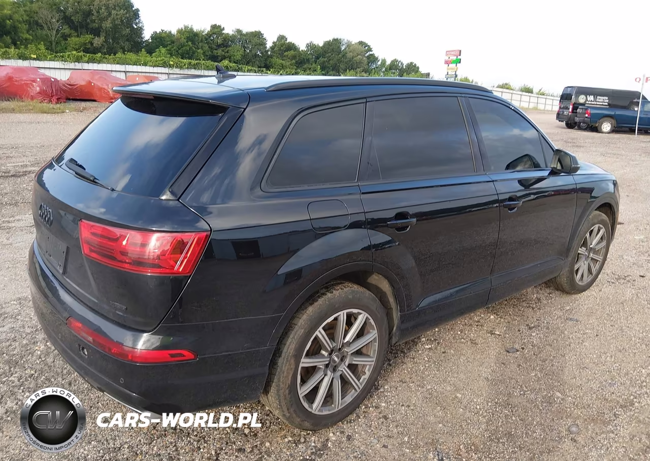 2017 Audi Q7 2.0T Premium VIN:WA1LHAF76HD041179 - 4