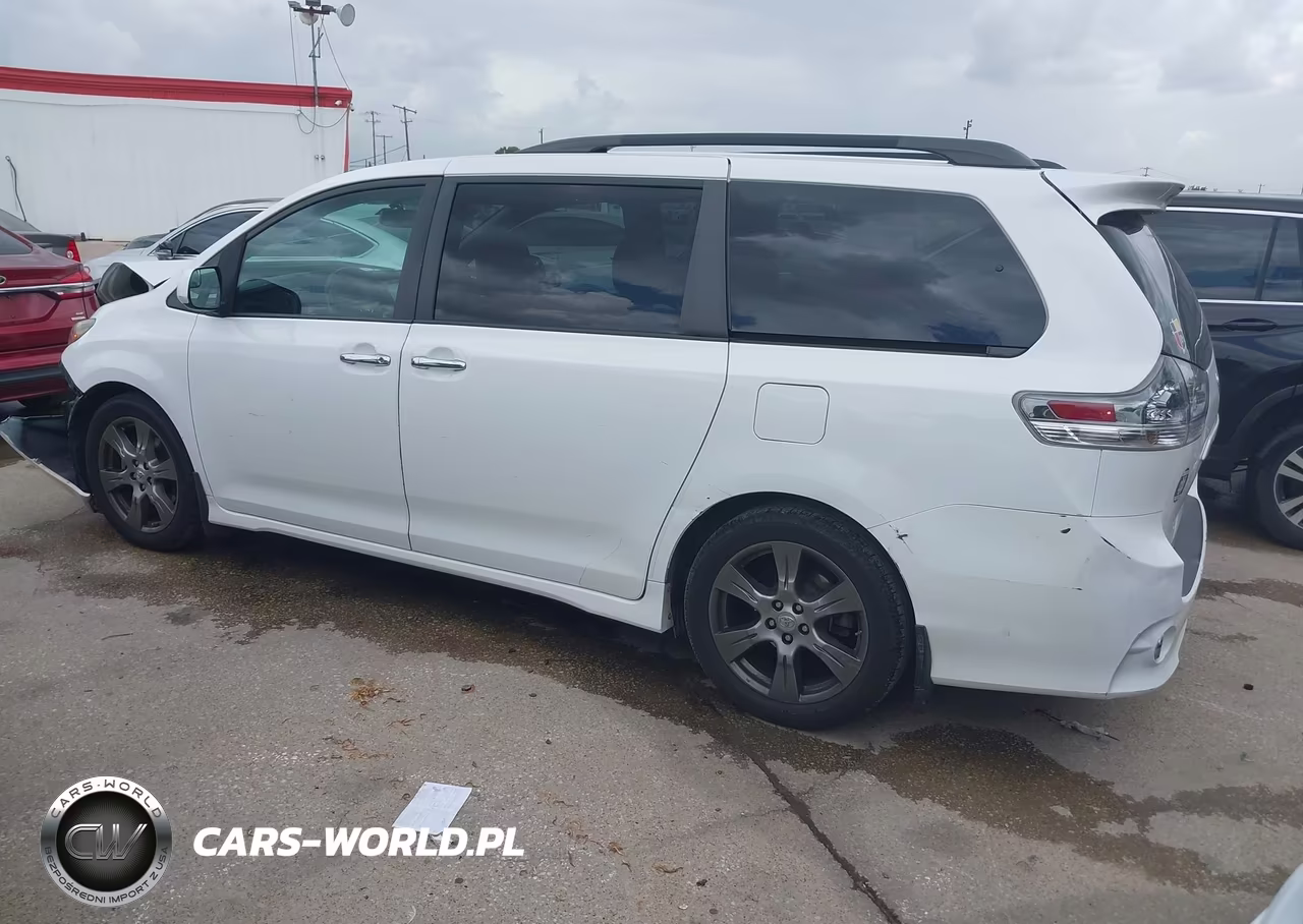 2017 Toyota Sienna Se 8 Passenger VIN:5TDXZ3DC2HS802066 - 3