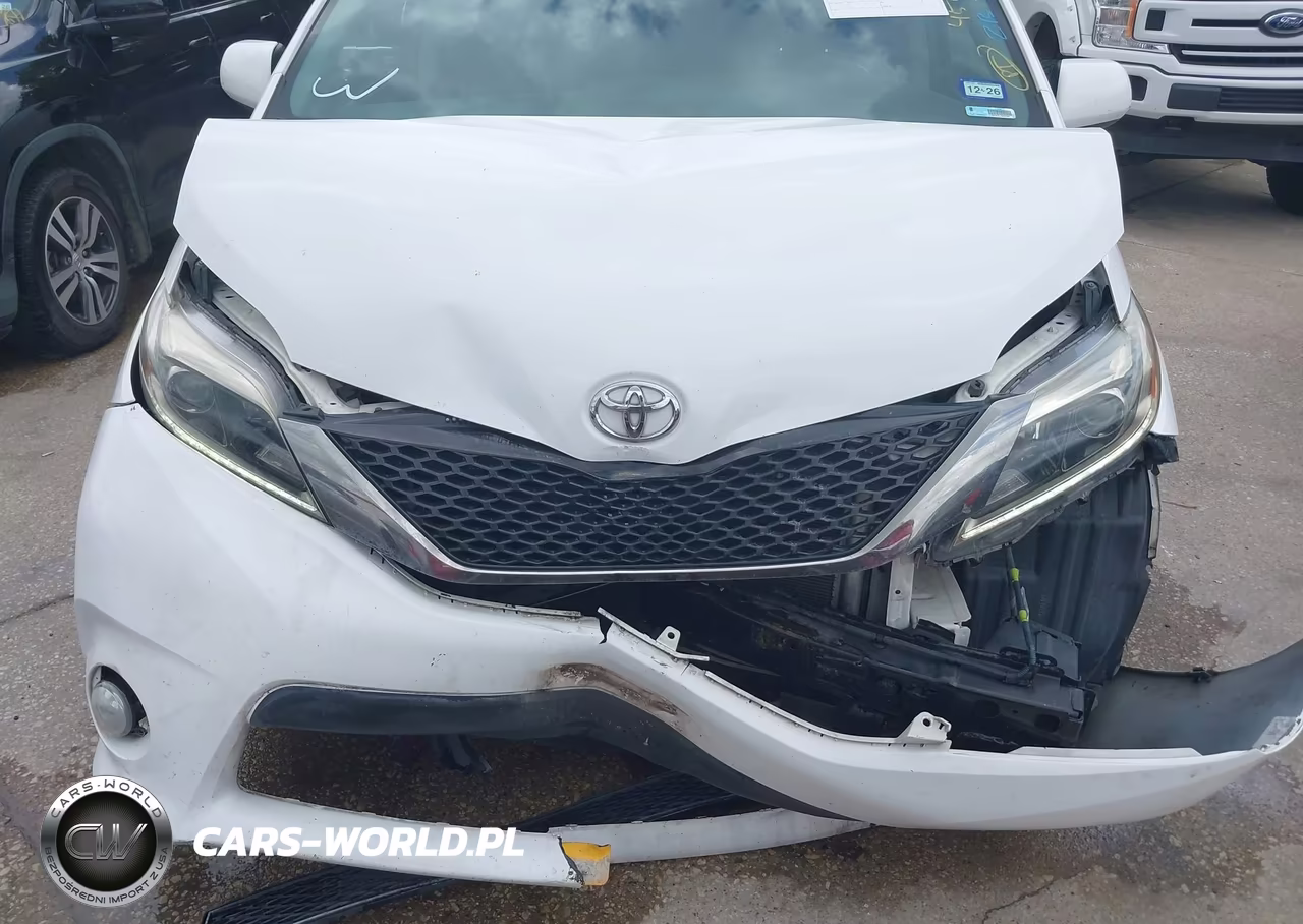 2017 Toyota Sienna Se 8 Passenger VIN:5TDXZ3DC2HS802066 - 6