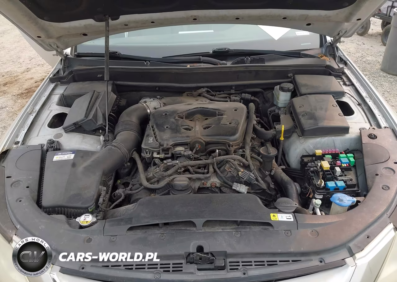 2012 Hyundai Genesis 3.8 VIN:KMHGC4DD2CU204821 - 10