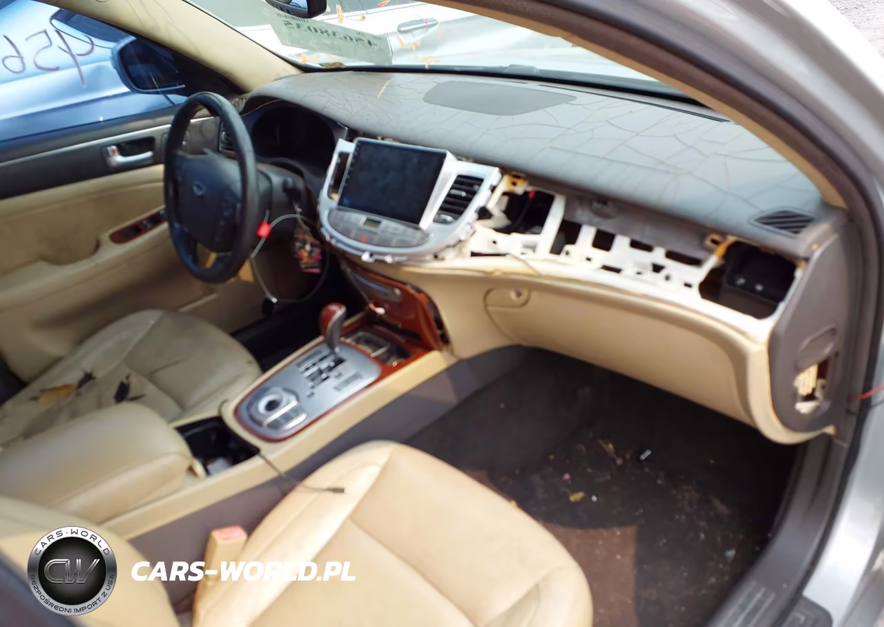 2012 Hyundai Genesis 3.8 VIN:KMHGC4DD2CU204821 - 12