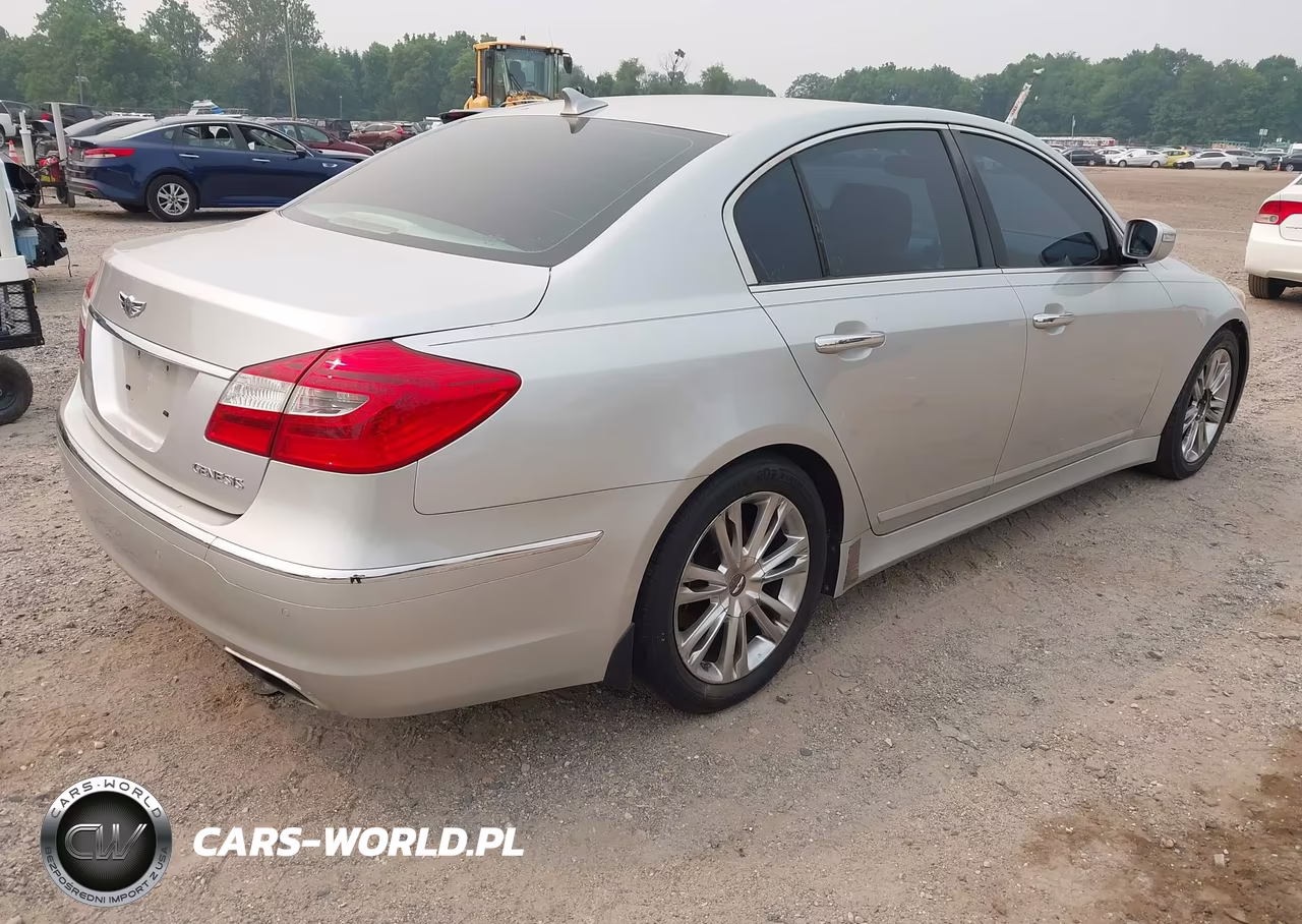 2012 Hyundai Genesis 3.8 VIN:KMHGC4DD2CU204821 - 4