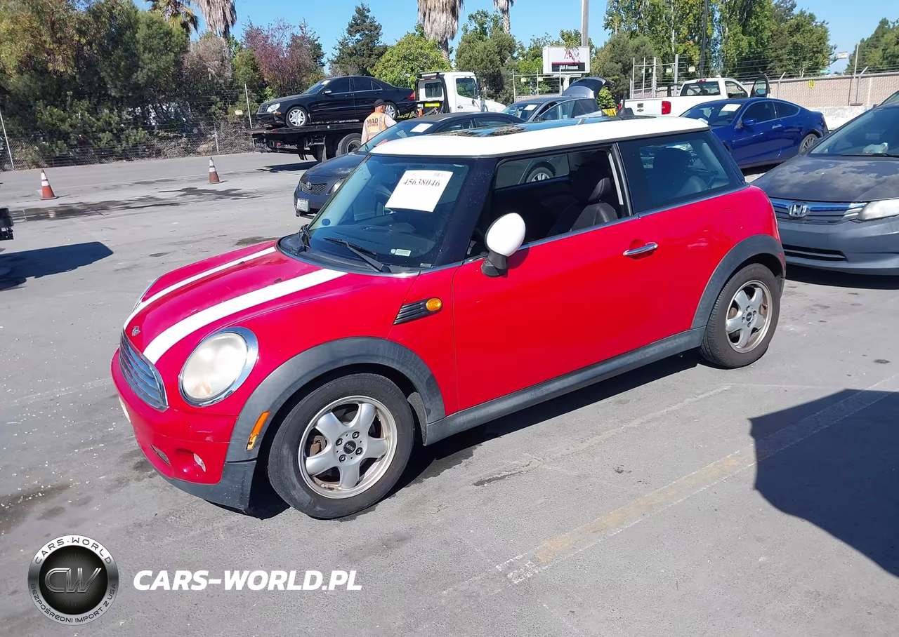 2008 Mini Cooper Hardtop VIN:WMWMF335X8TT67438 - 2