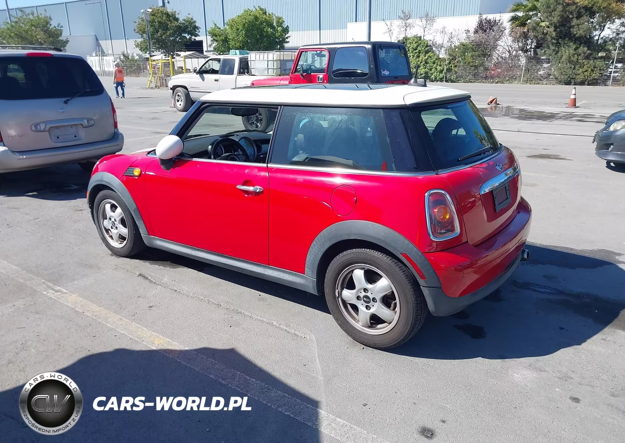 2008 Mini Cooper Hardtop VIN:WMWMF335X8TT67438 - 3