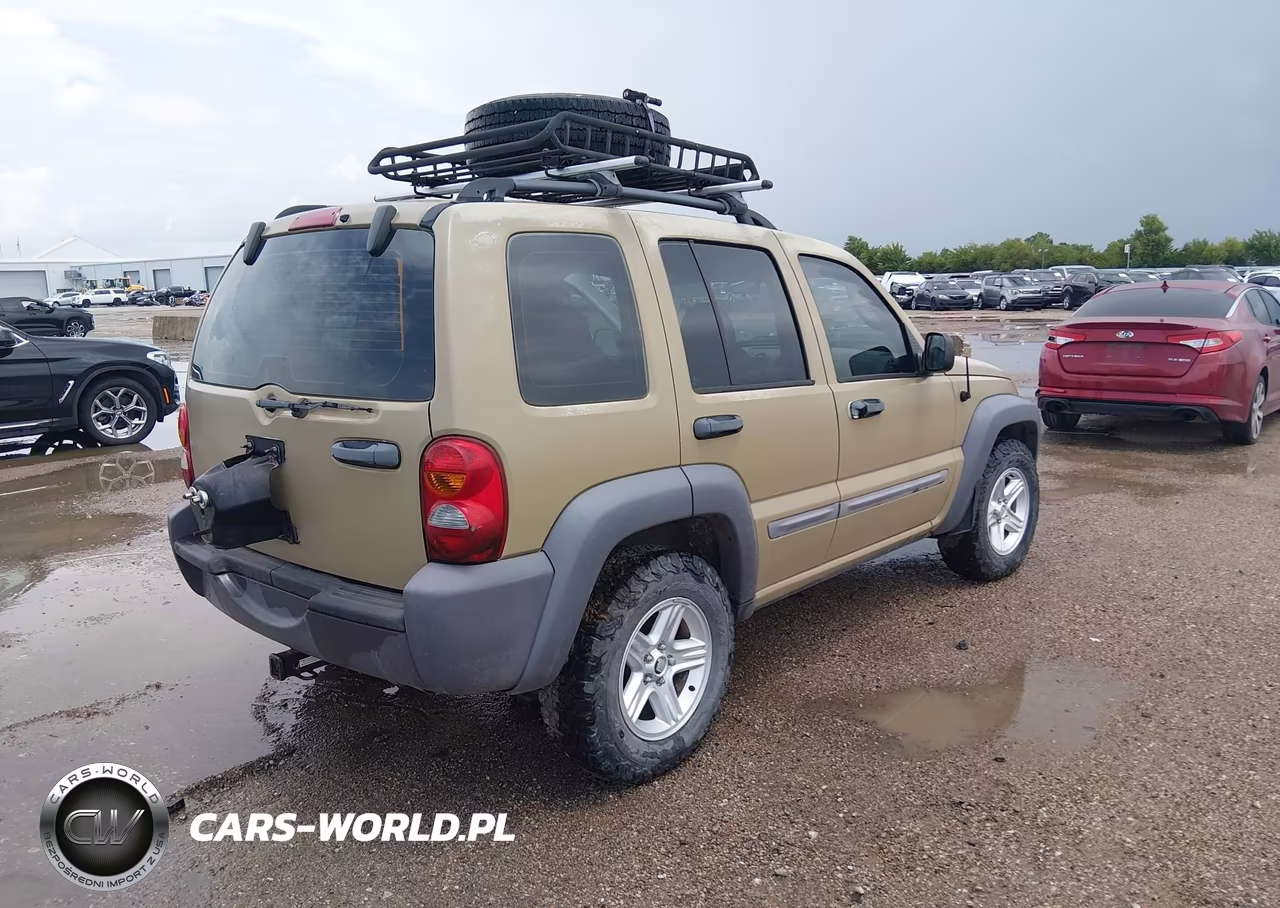 2003 Jeep Liberty Sport VIN:1J4GL48K63W618535 - 4