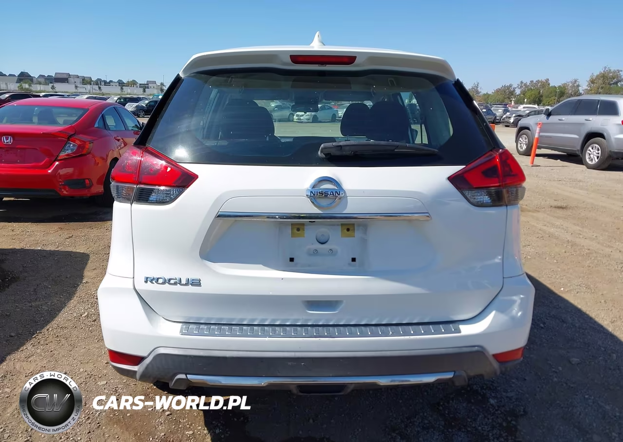 2018 Nissan Rogue S VIN:KNMAT2MT6JP558455 - 17