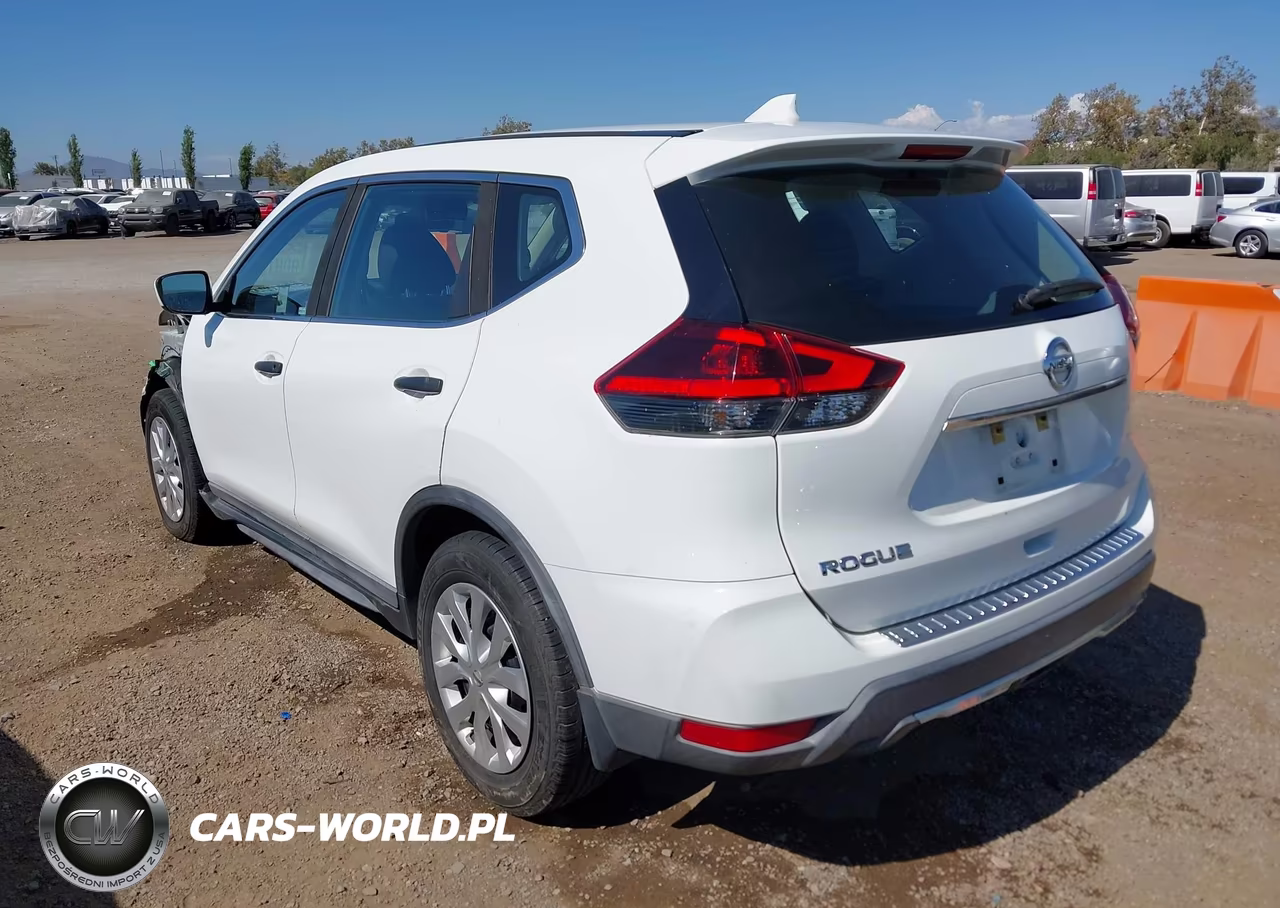 2018 Nissan Rogue S VIN:KNMAT2MT6JP558455 - 3