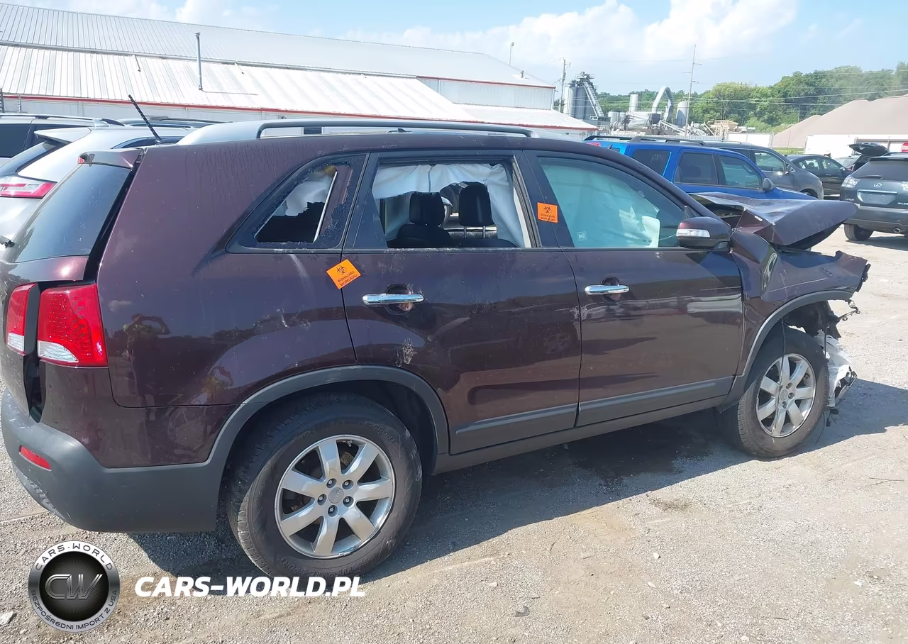 2013 Kia Sorento Lx VIN:5XYKT3A63DG383792 - 12