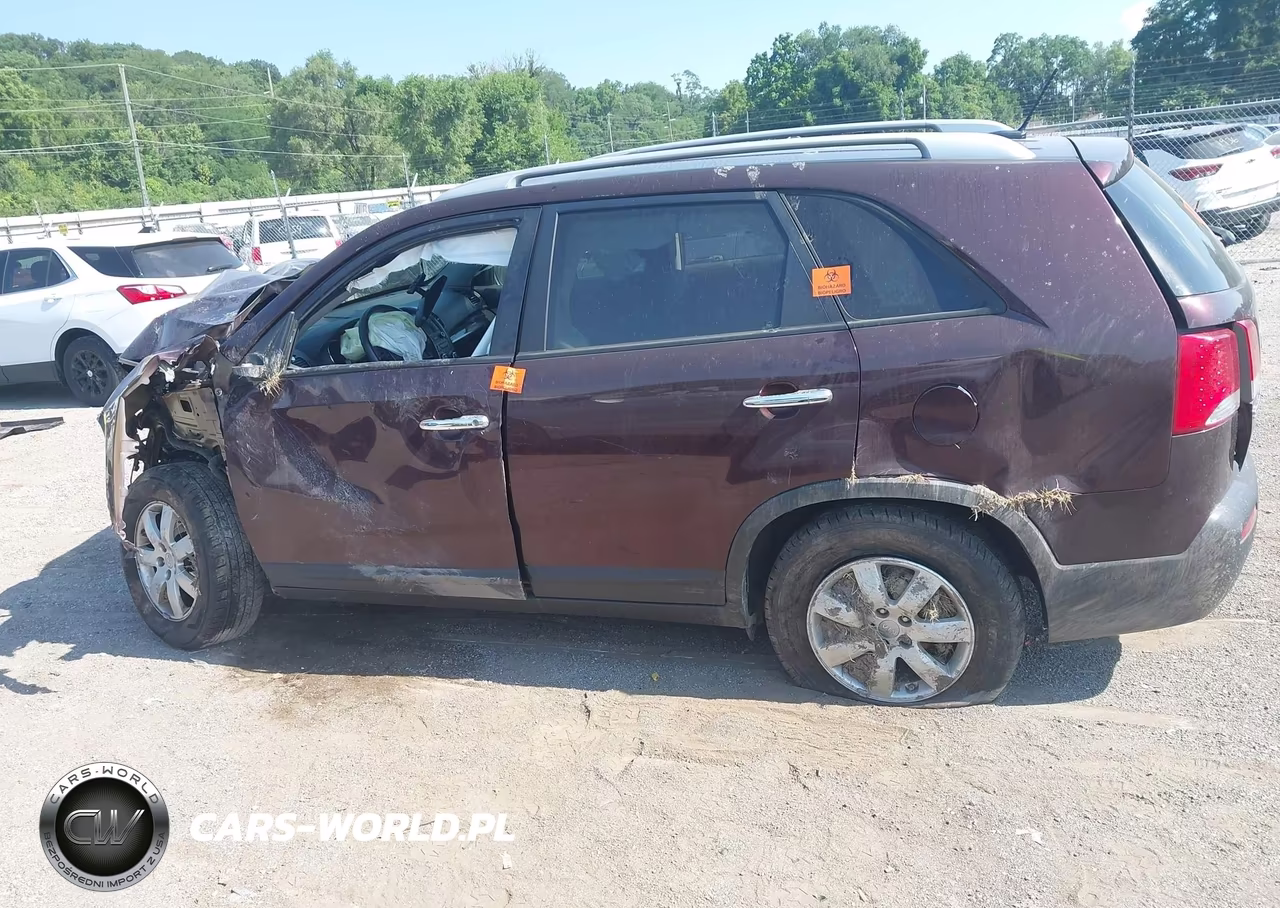 2013 Kia Sorento Lx VIN:5XYKT3A63DG383792 - 13