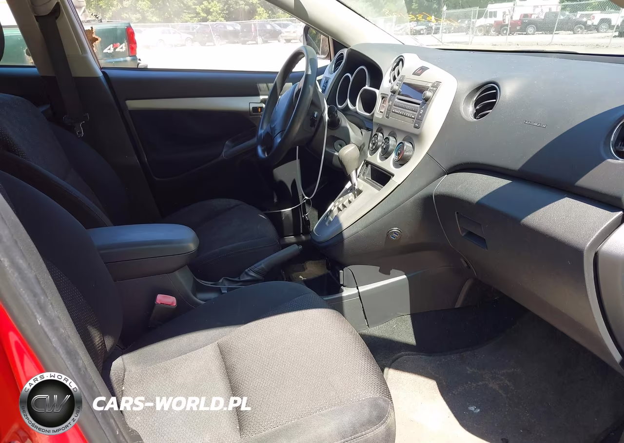 2010 Pontiac Vibe VIN:5Y2SM6E03AZ409891 - 5
