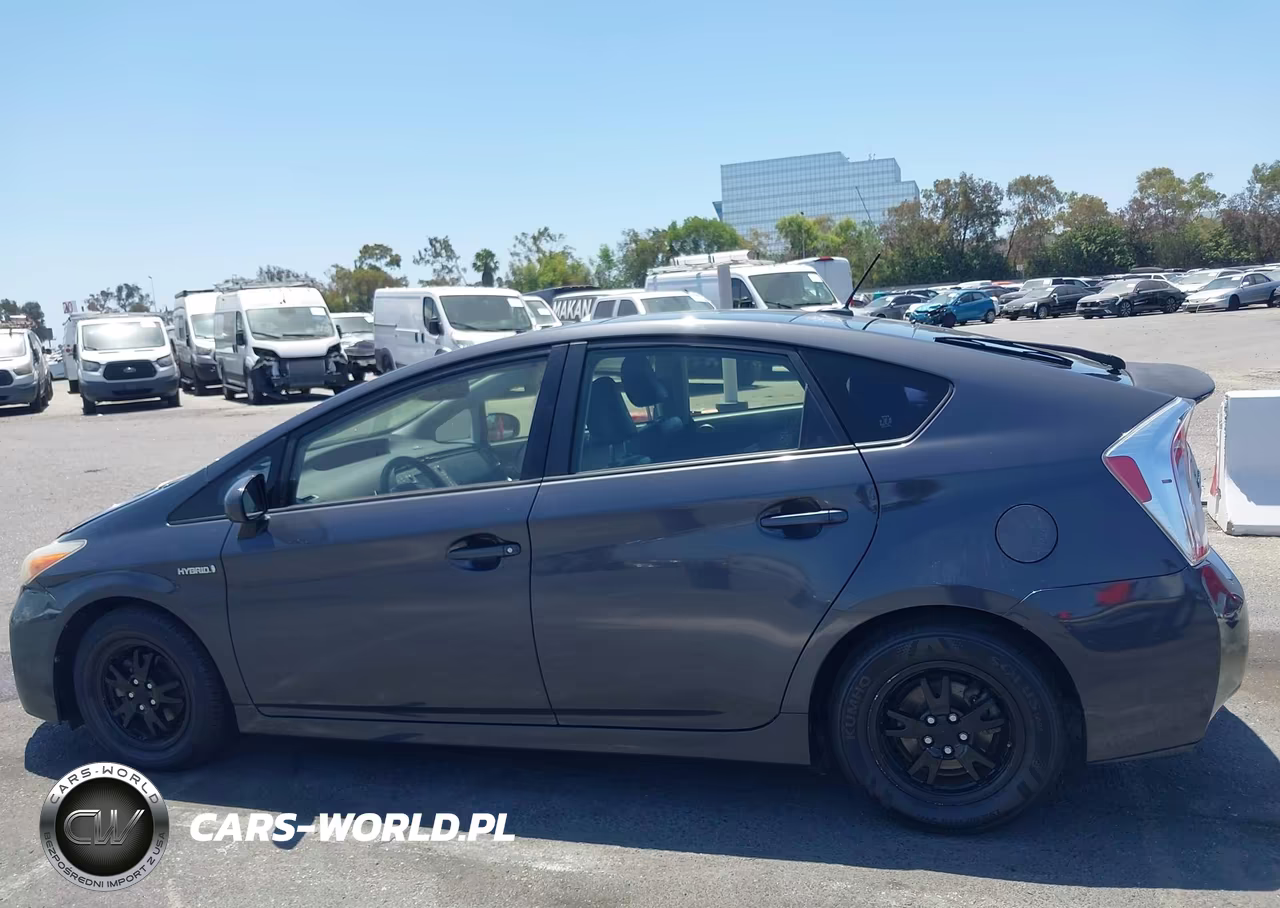 2013 Toyota Prius Four VIN:JTDKN3DU5D1726946 - 14