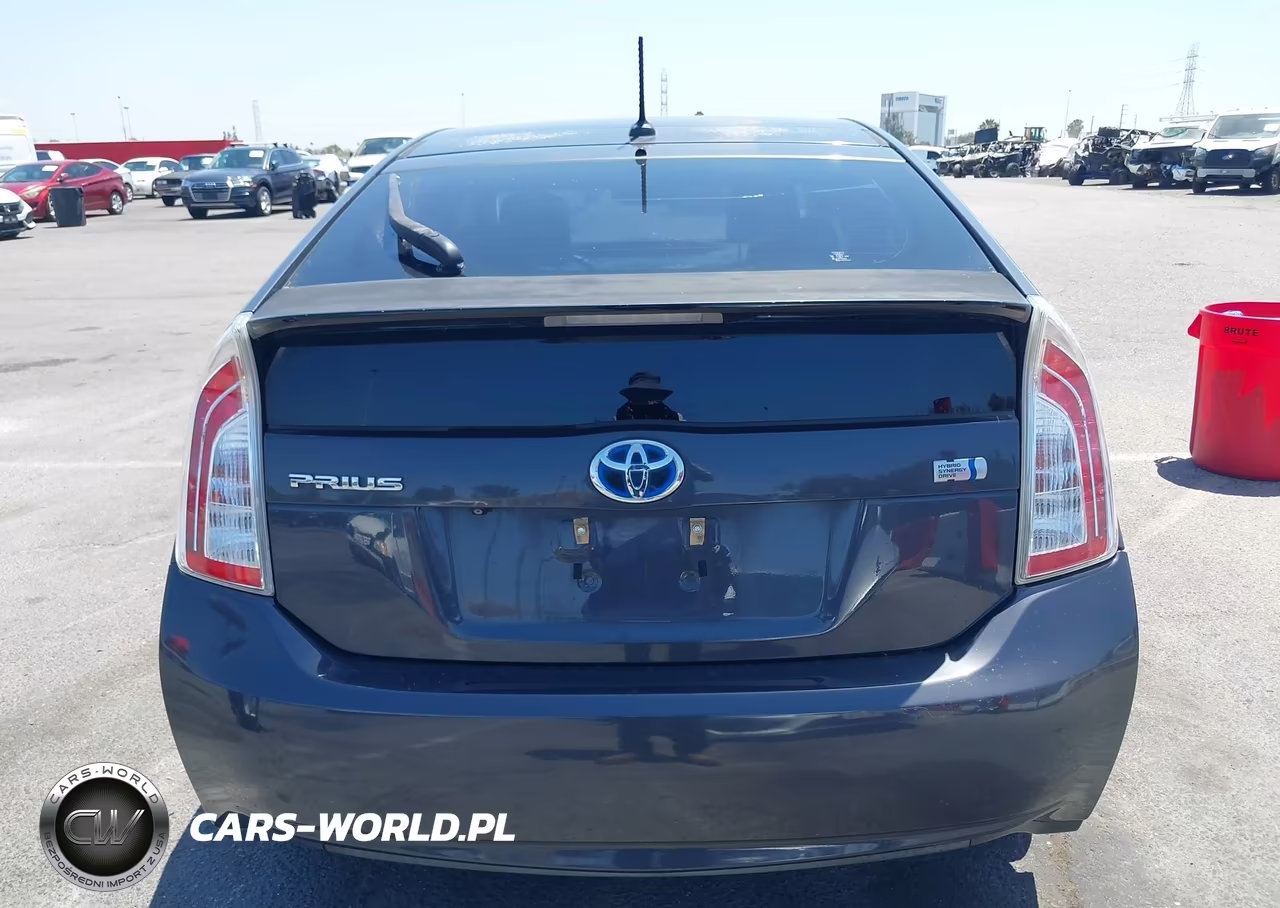 2013 Toyota Prius Four VIN:JTDKN3DU5D1726946 - 16