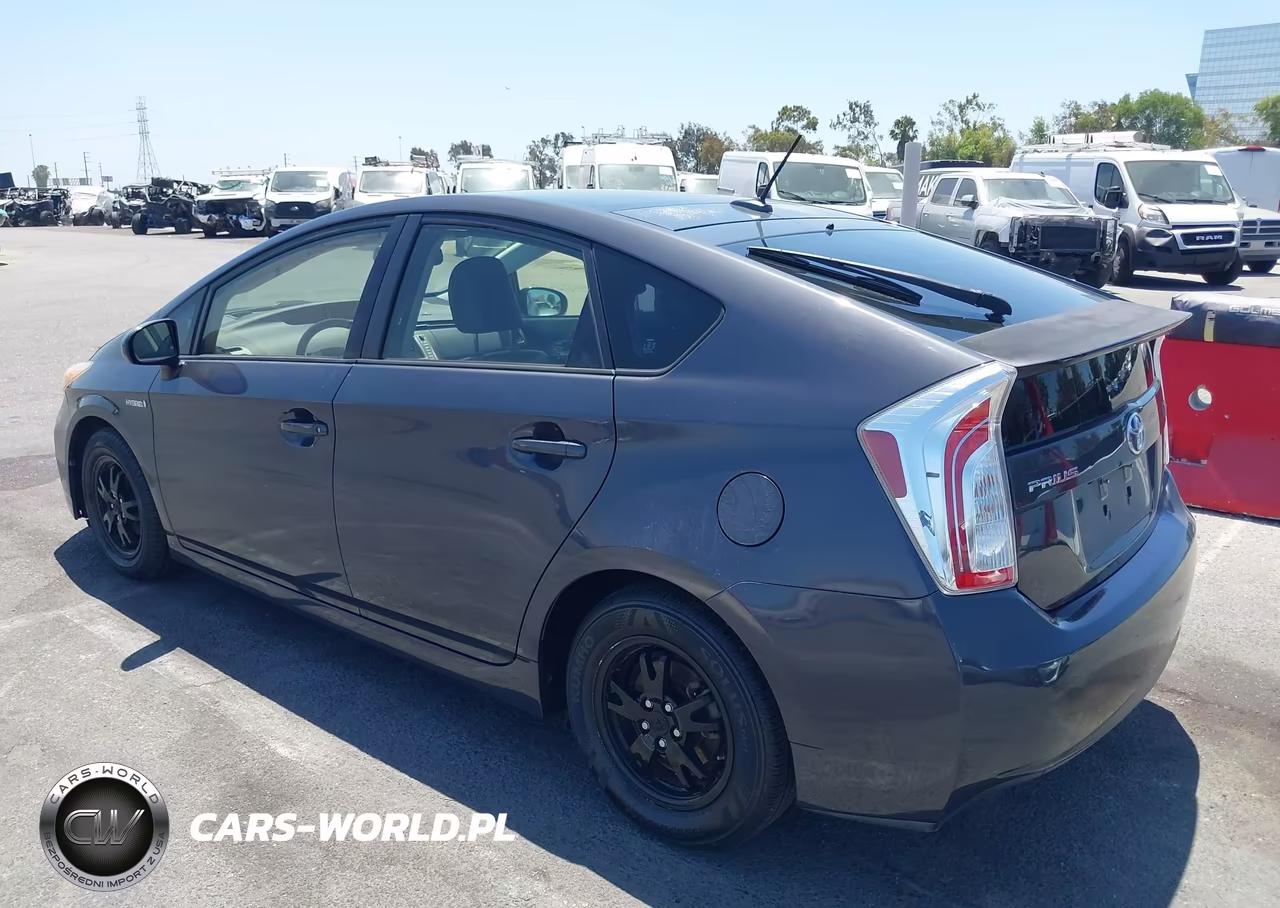 2013 Toyota Prius Four VIN:JTDKN3DU5D1726946 - 3