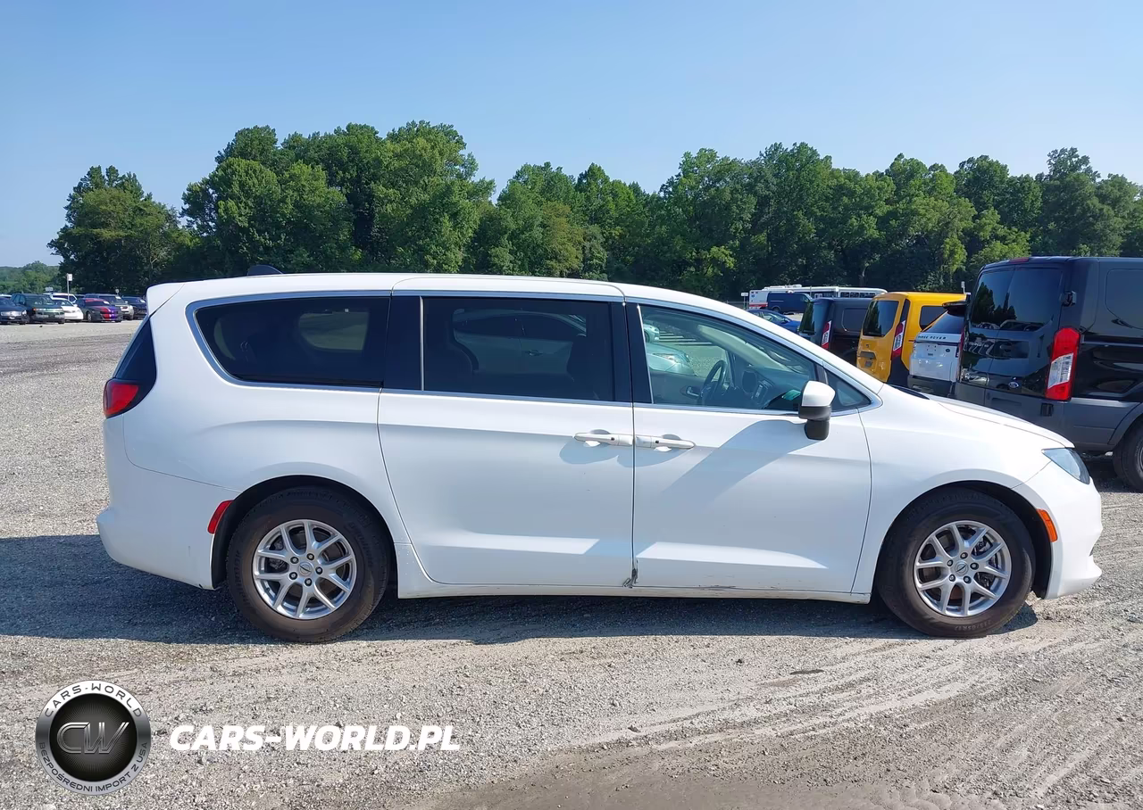 2022 Chrysler Voyager Lx VIN:2C4RC1CG1NR146692 - 19