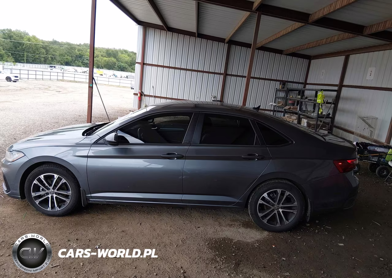 2025 Volkswagen Jetta 1.5T Sport VIN:3VWBX7BU6SM105426 - 14