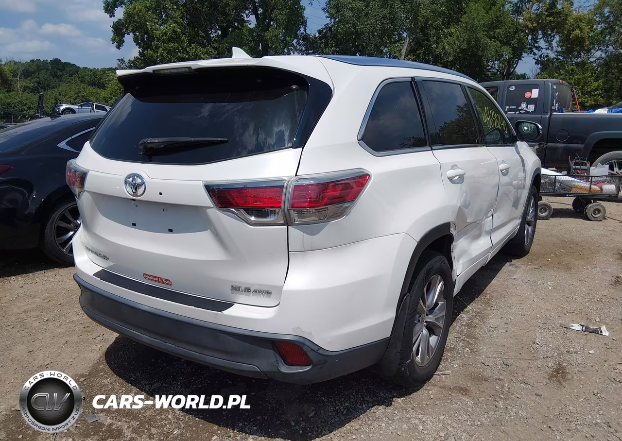 2015 Toyota Highlander Xle V6 VIN:5TDJKRFH0FS076663 - 4