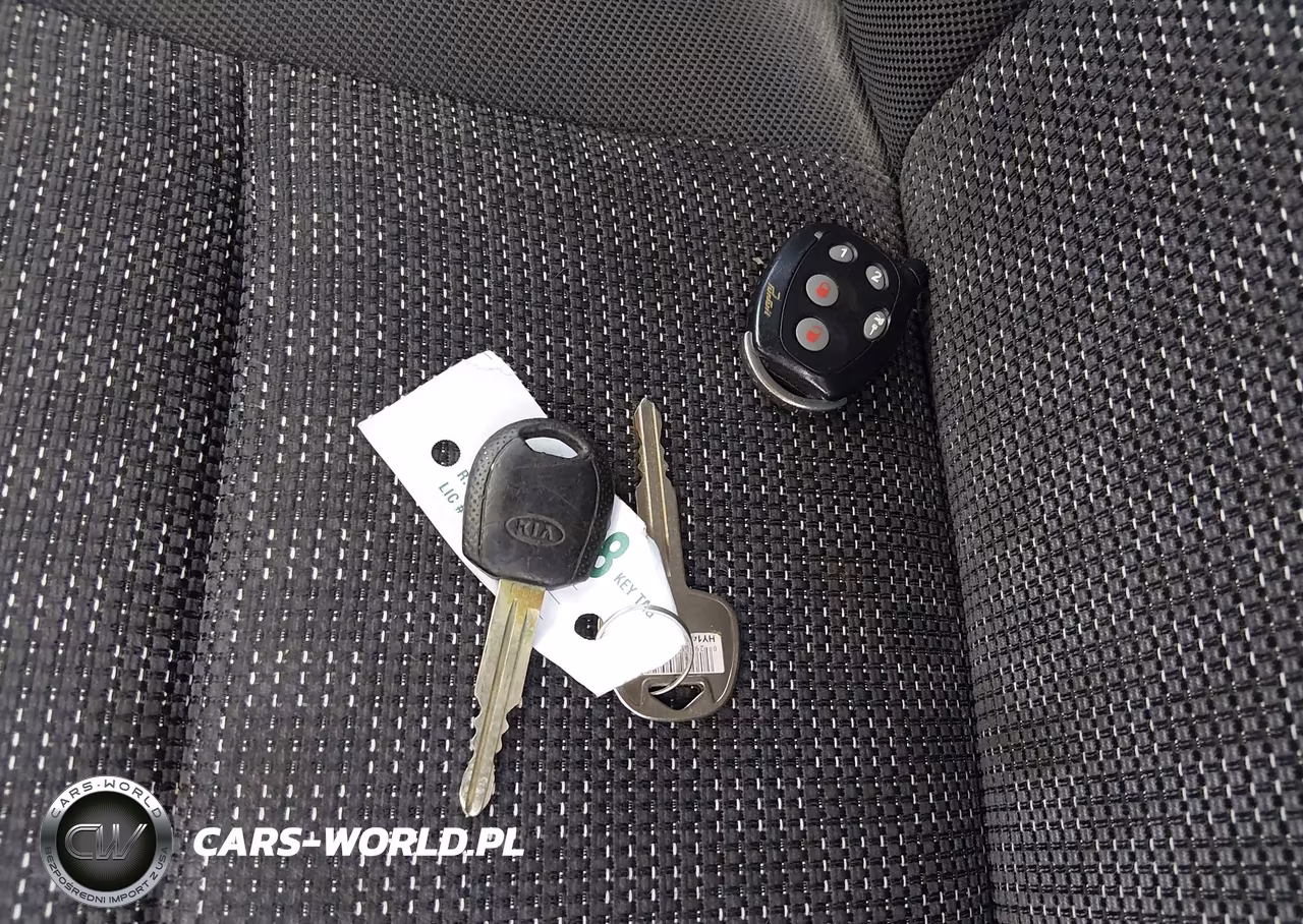 2007 Kia Sportage Lx VIN:KNDJF724677445792 - 11