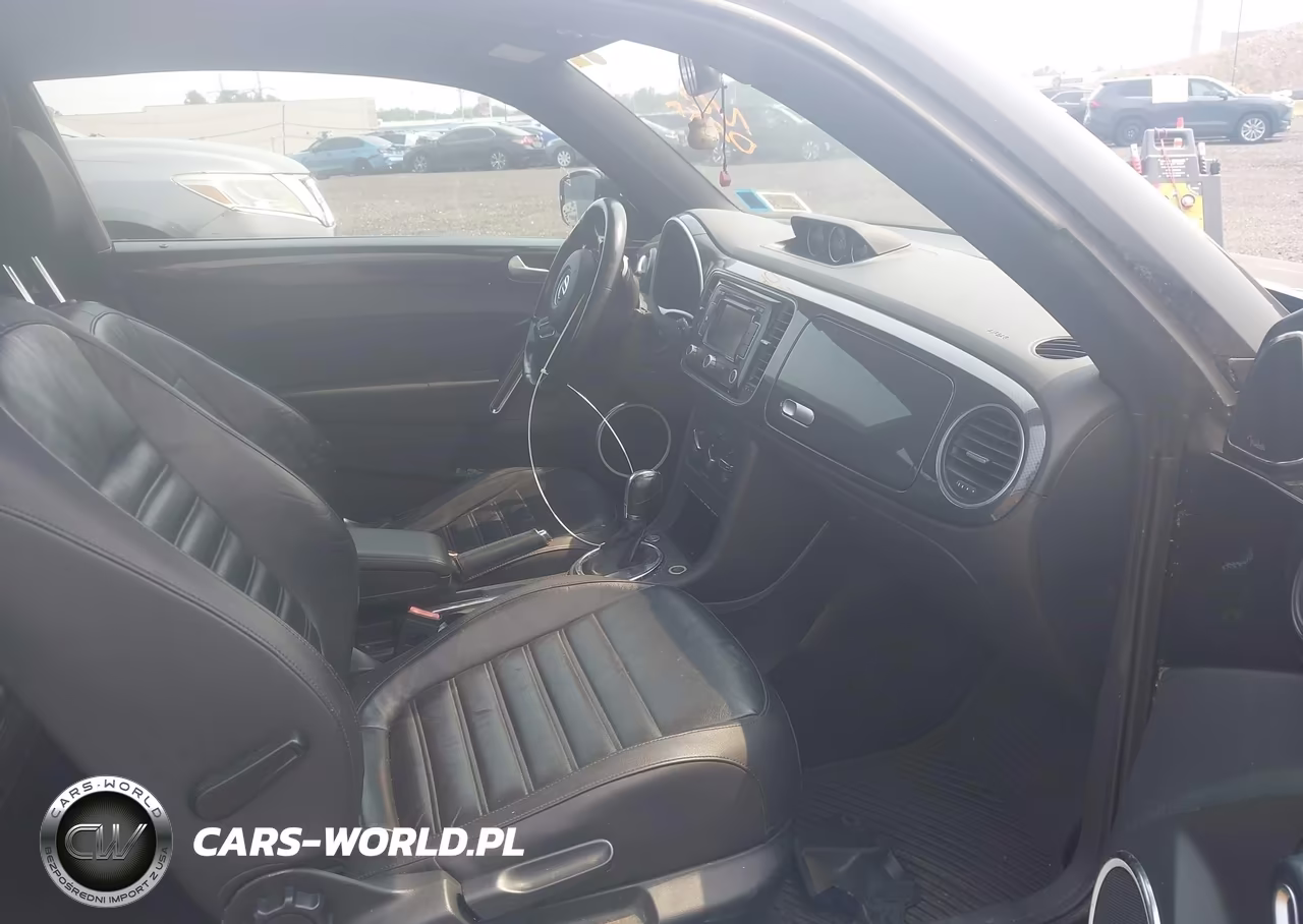 2012 Volkswagen Beetle 2.0T Turbo VIN:3VWVA7AT0CM665998 - 5