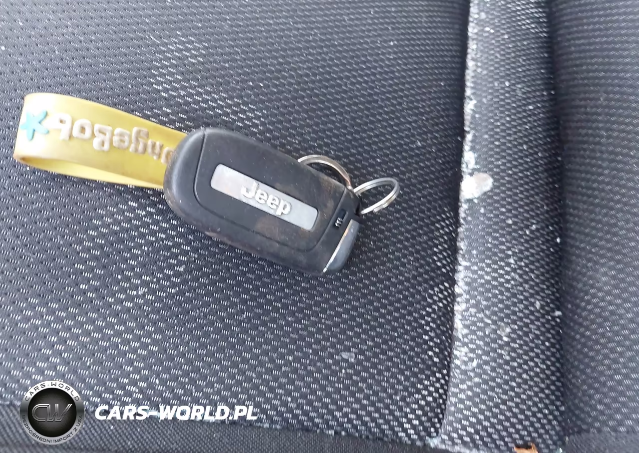 2015 Jeep Renegade Latitude VIN:ZACCJBBT0FPC28127 - 11