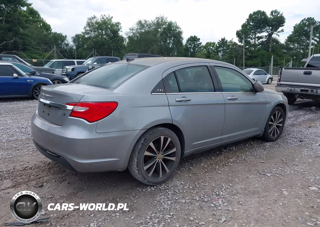 2014 Chrysler 200 Touring VIN:1C3CCBBG9EN120002 - 4