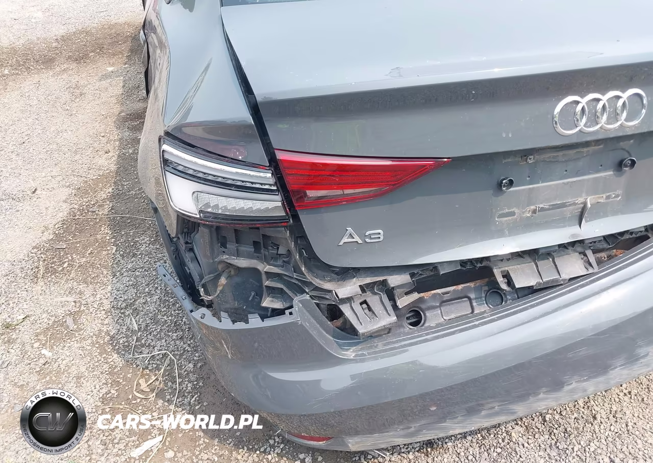2018 Audi A3 2.0T Premium VIN:WAUB8GFF2J1038375 - 15