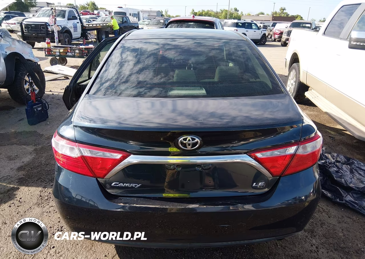 2015 Toyota Camry Le VIN:4T4BF1FK5FR461736 - 16