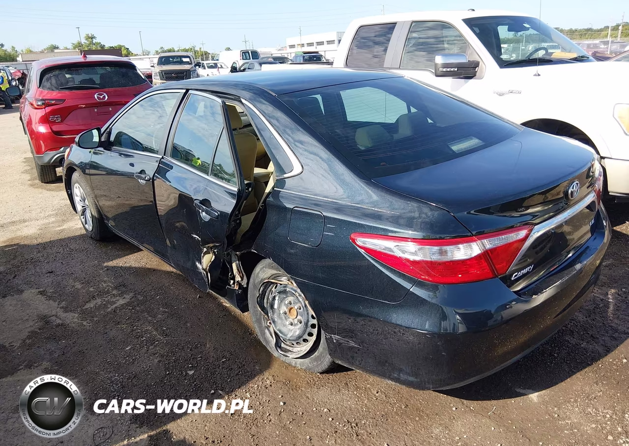 2015 Toyota Camry Le VIN:4T4BF1FK5FR461736 - 3