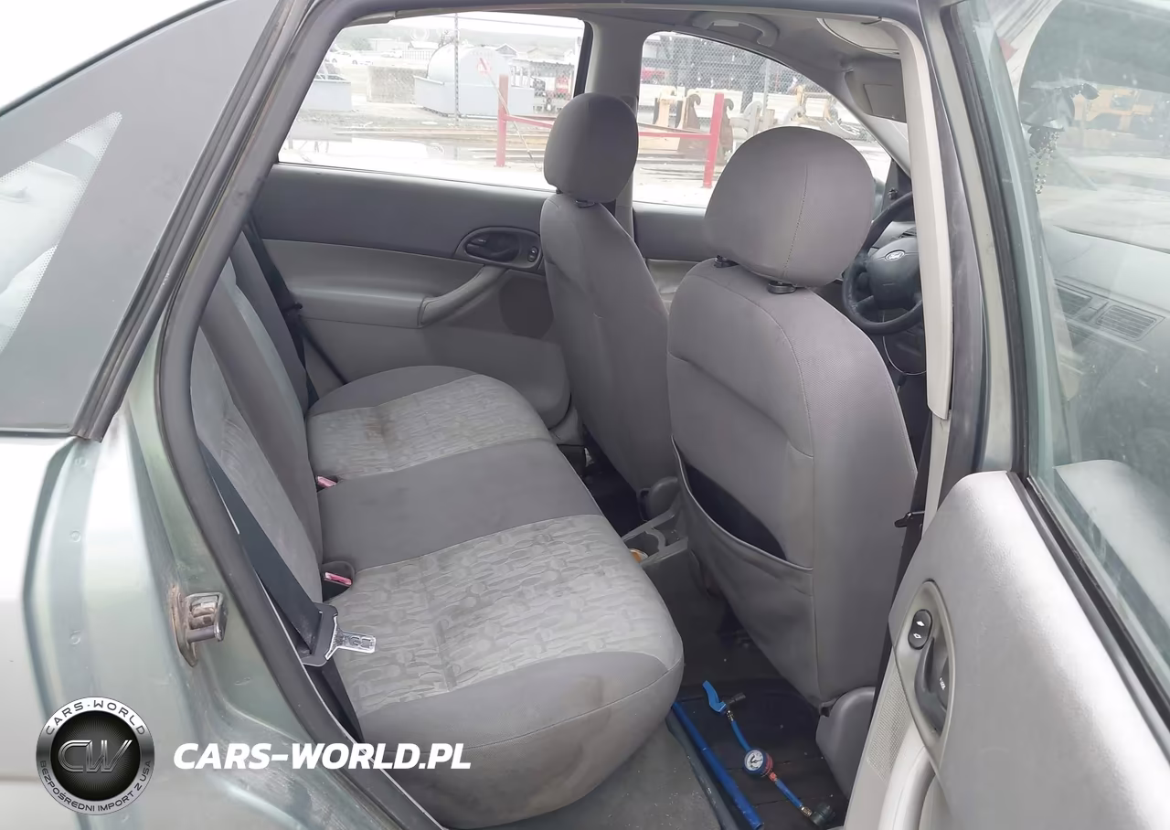 2005 Ford Focus Zx4 VIN:1FAFP34NX5W279366 - 8