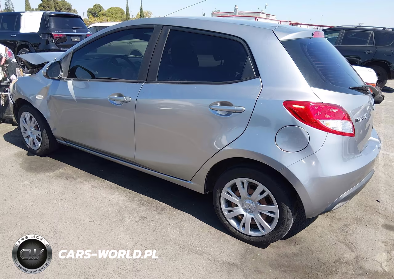 2013 Mazda Mazda2 Sport VIN:JM1DE1KZ8D0166115 - 3