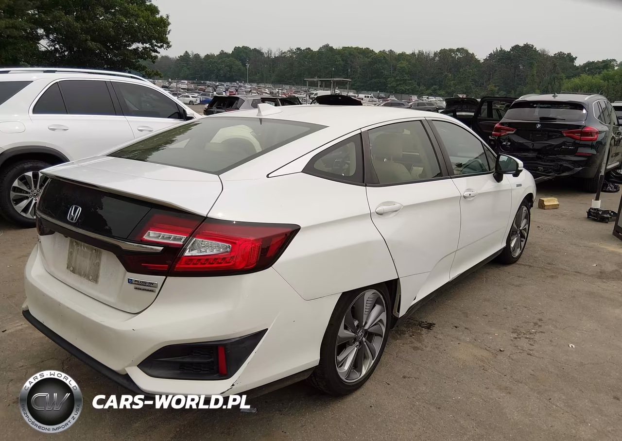 2018 Honda Clarity Plug-In Hybrid Touring VIN:JHMZC5F32JC009827 - 4