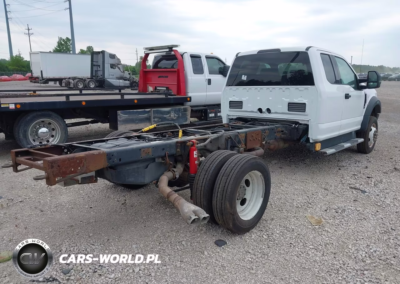 2017 Ford F-550 Chassis Xlt VIN:1FD0X5HT3HEE87325 - 4
