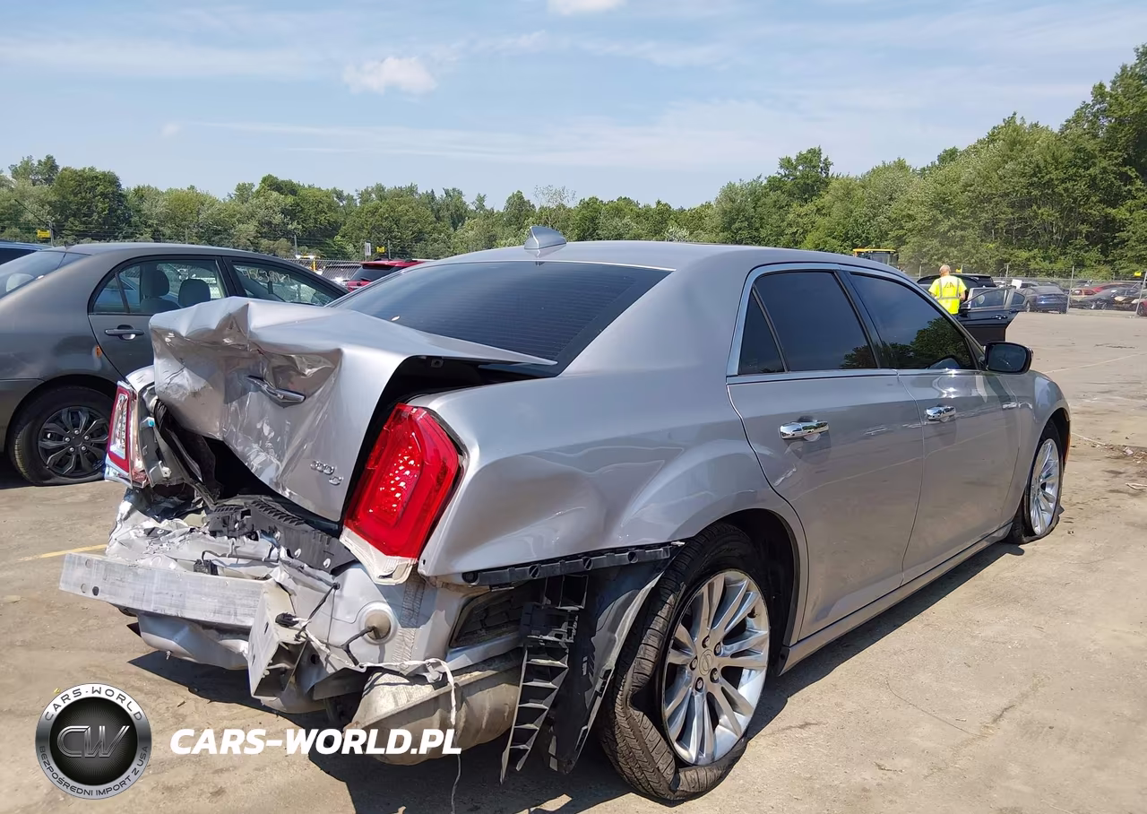2017 Chrysler 300C VIN:2C3CCAEG5HH549690 - 4
