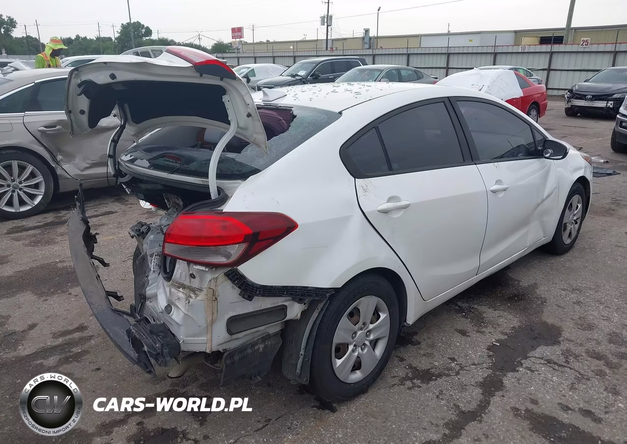 2018 Kia Forte Lx VIN:3KPFL4A79JE197022 - 4